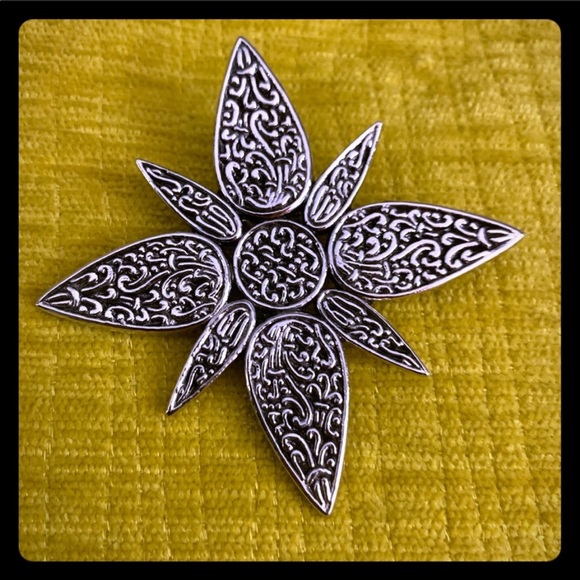 🩷John Hardy 💕 ladies start brooch - Picture 1 of 5